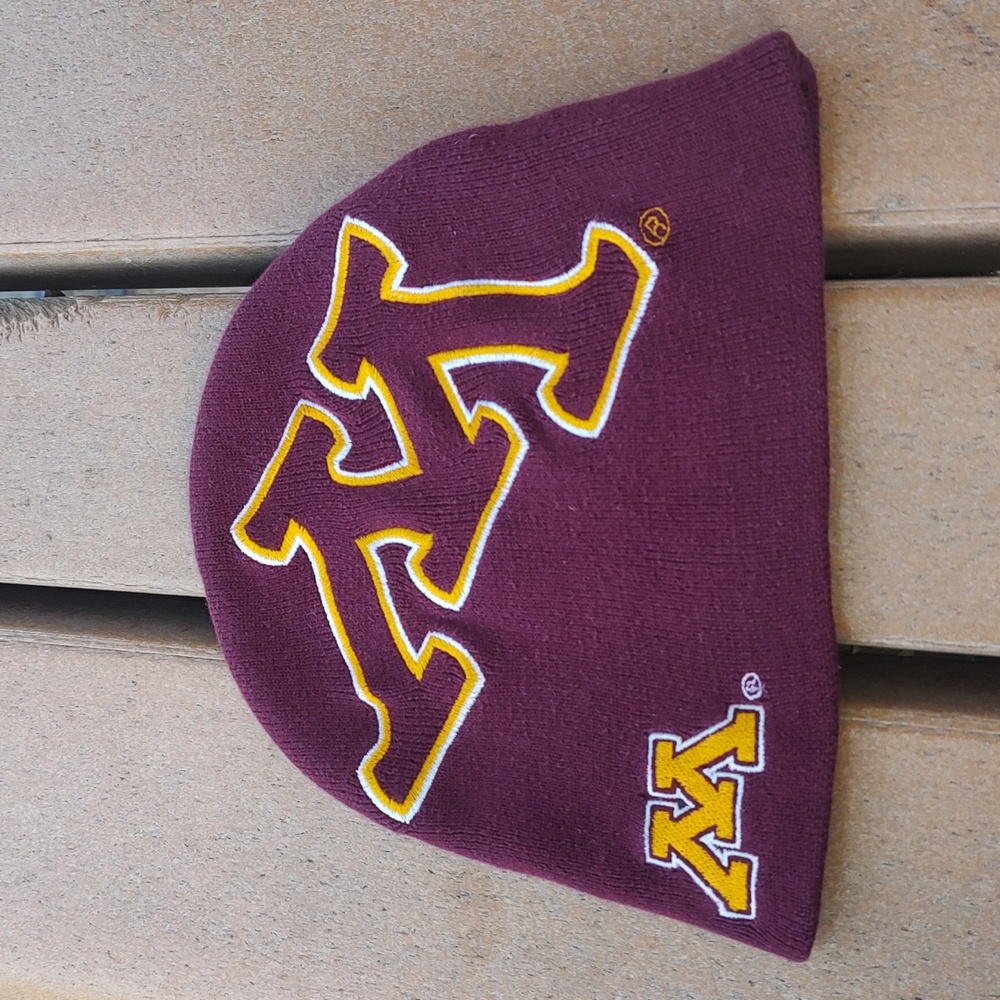 Vtg University of Minnesota Golden Gophers Embroidered Maroon Beanie Hat